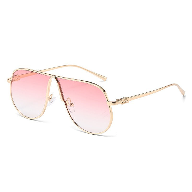 Men’s Oversized Aviator Sunglasses with Gradient Lenses