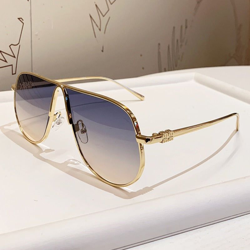 Men’s Oversized Aviator Sunglasses with Gradient Lenses