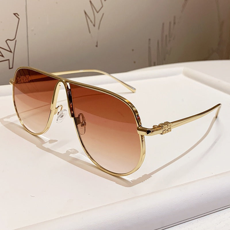 Men’s Oversized Aviator Sunglasses with Gradient Lenses