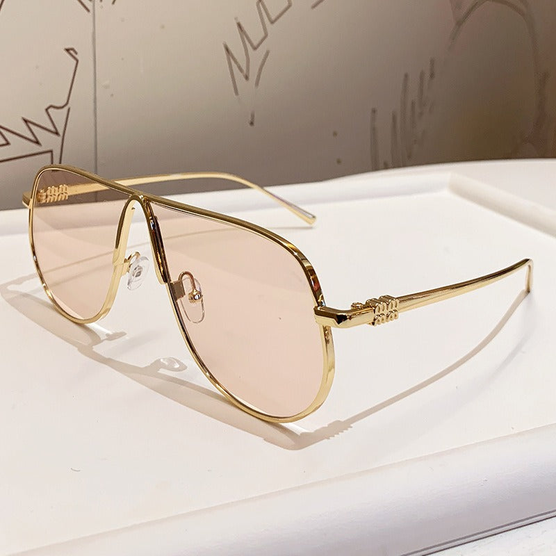 Men’s Oversized Aviator Sunglasses with Gradient Lenses