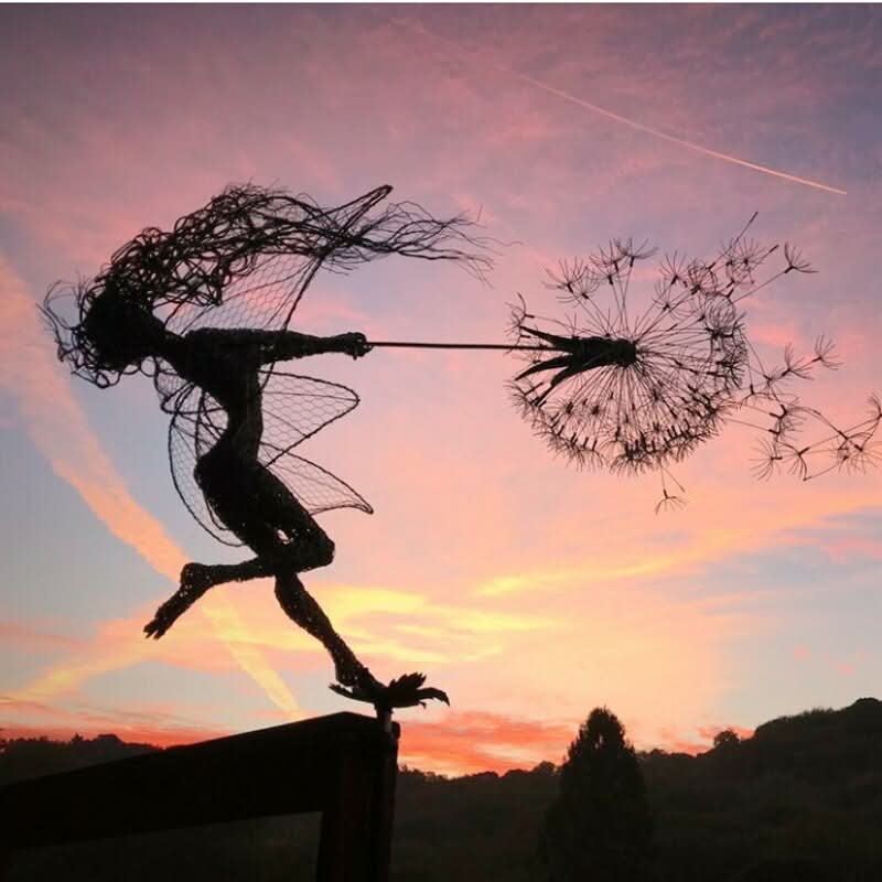 Metal Fairy Garden Sculpture with Dandelion Design