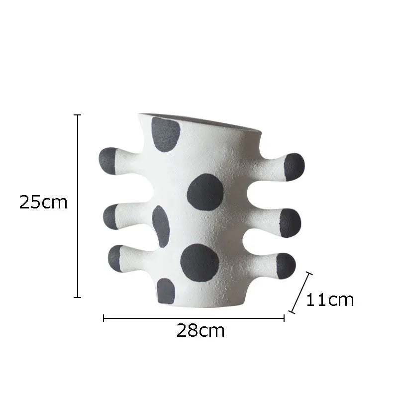 Milo Resin Vase-Welvere