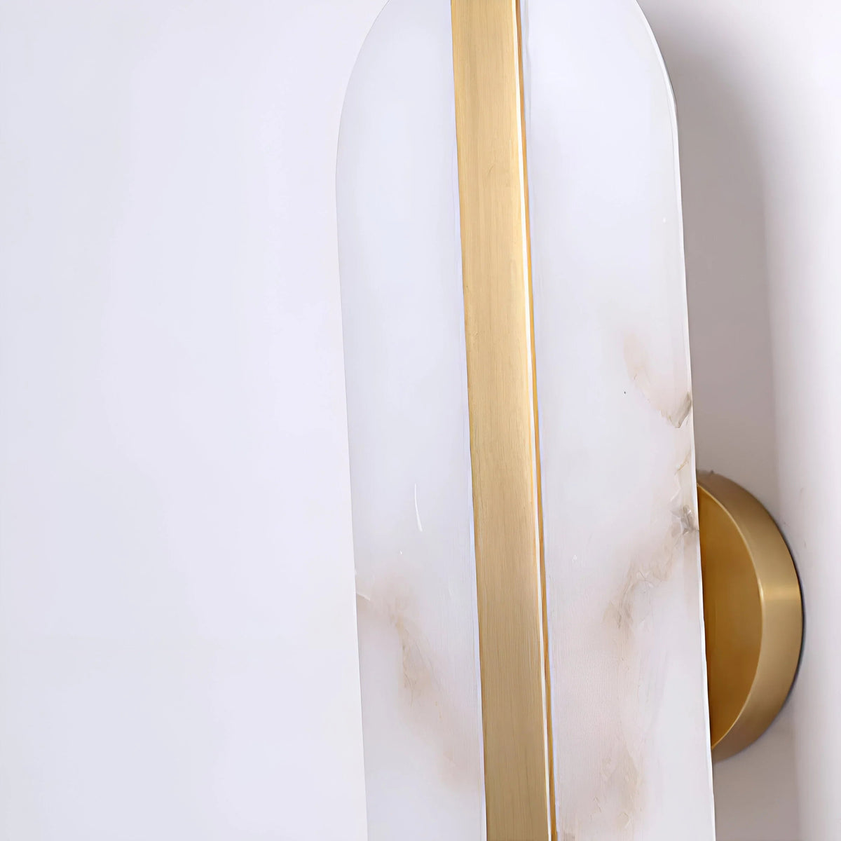 Mosscliff Alabaster Livine Lamp-Welvere
