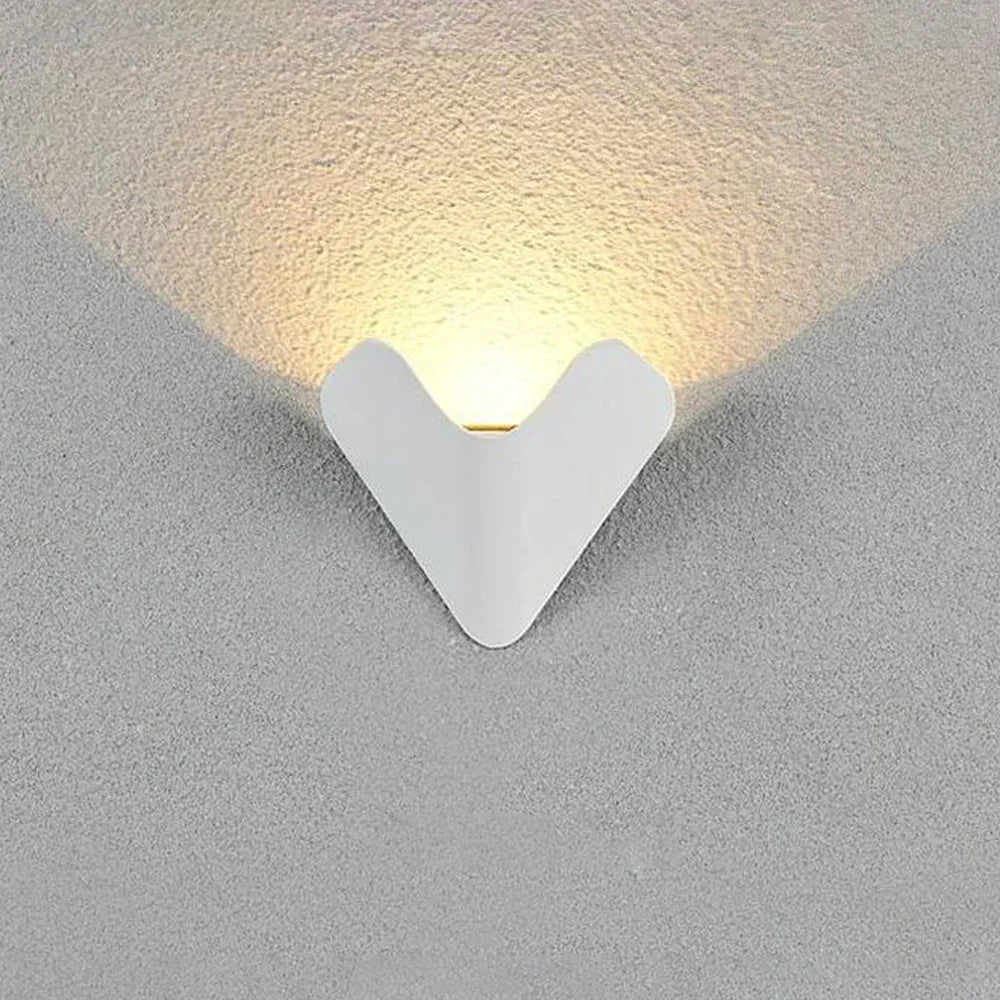 Oakcliff LED Outdoor Livine Lamp-Welvere