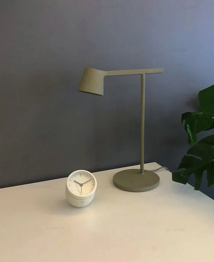 Oro Desk Lamp-Welvere