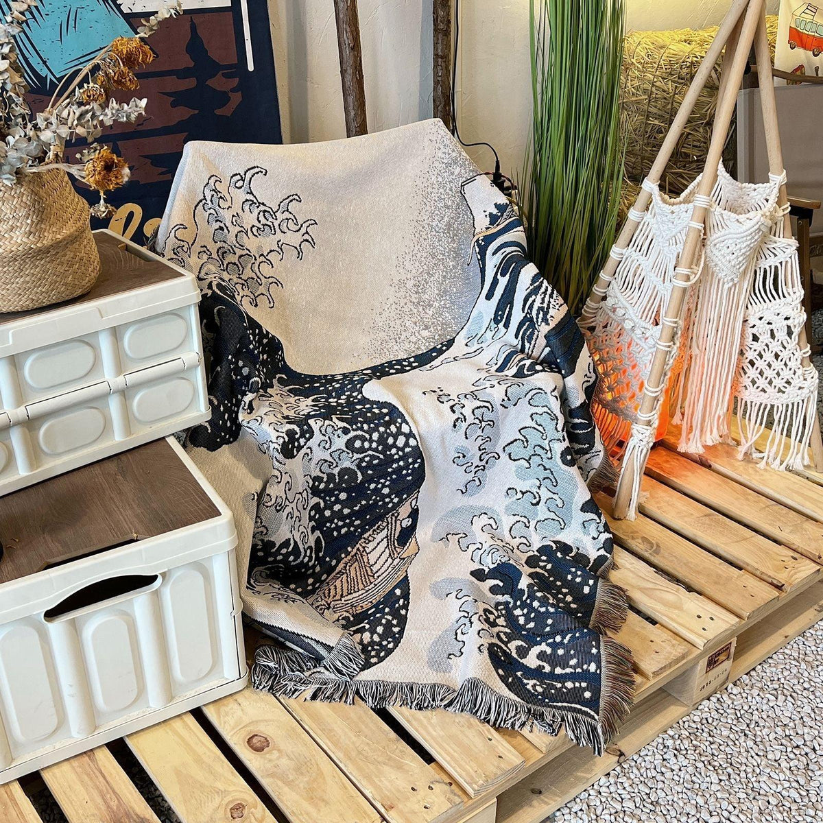 Peakwood Great Wave Throw Blanket-Welvere