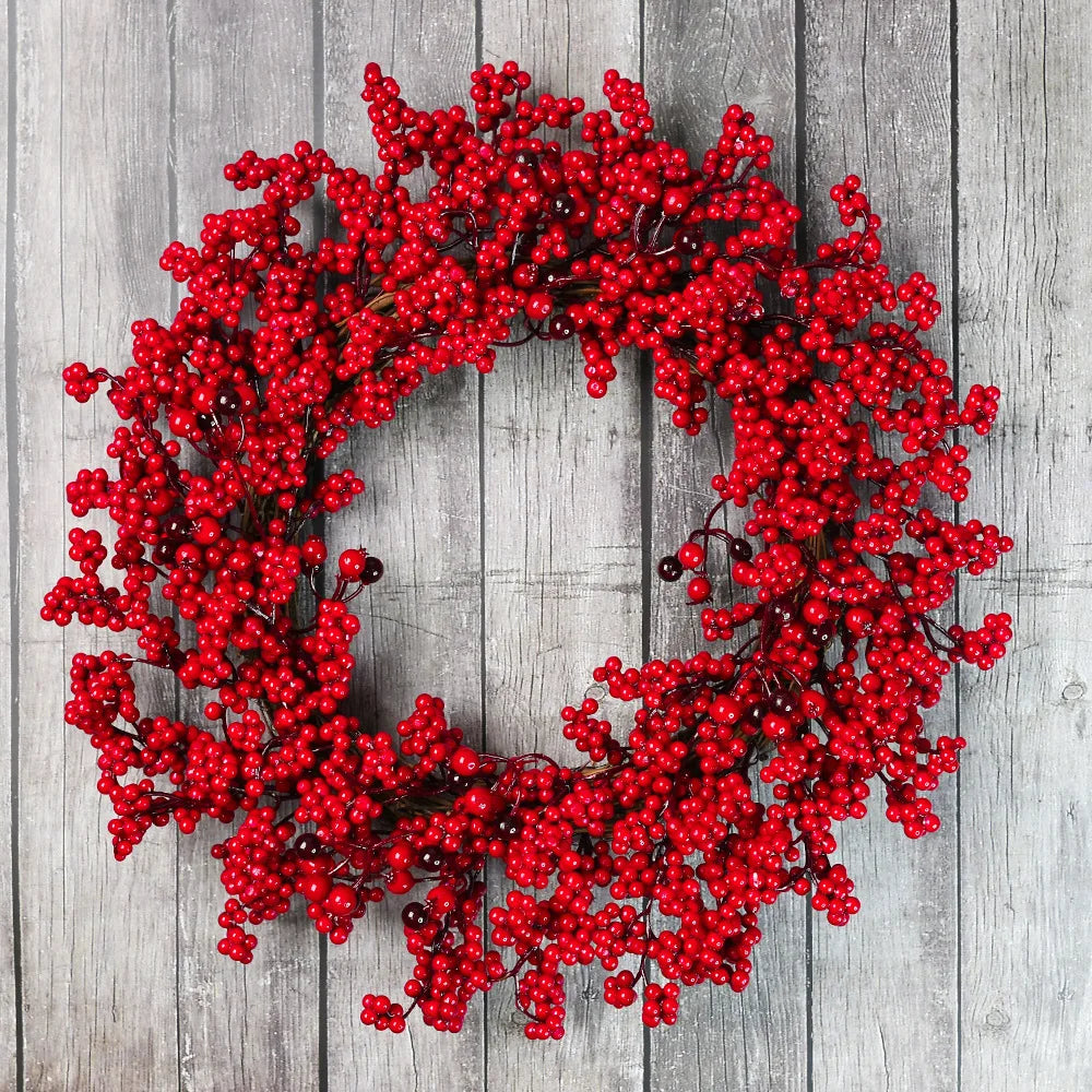 Red Berry Christmas Wreath, 17.7-inch Diameter