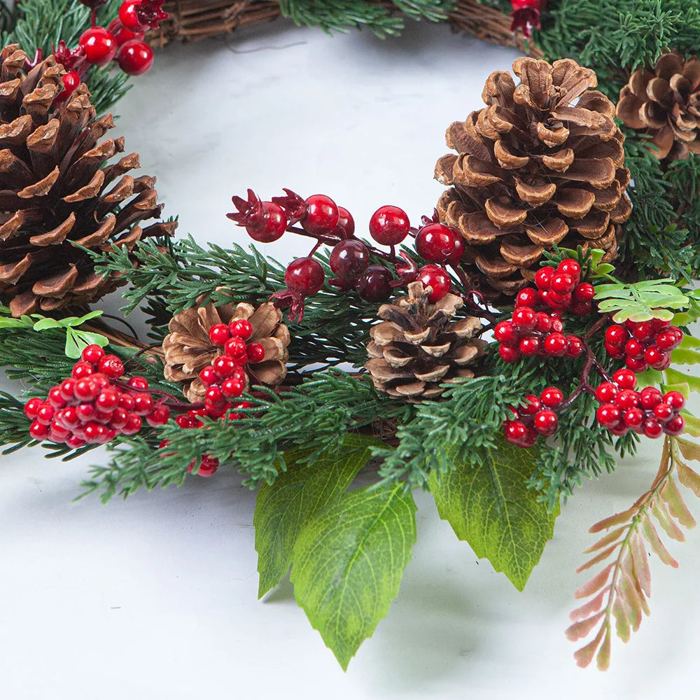 Red Berry Christmas Wreath, 17.7-inch Diameter