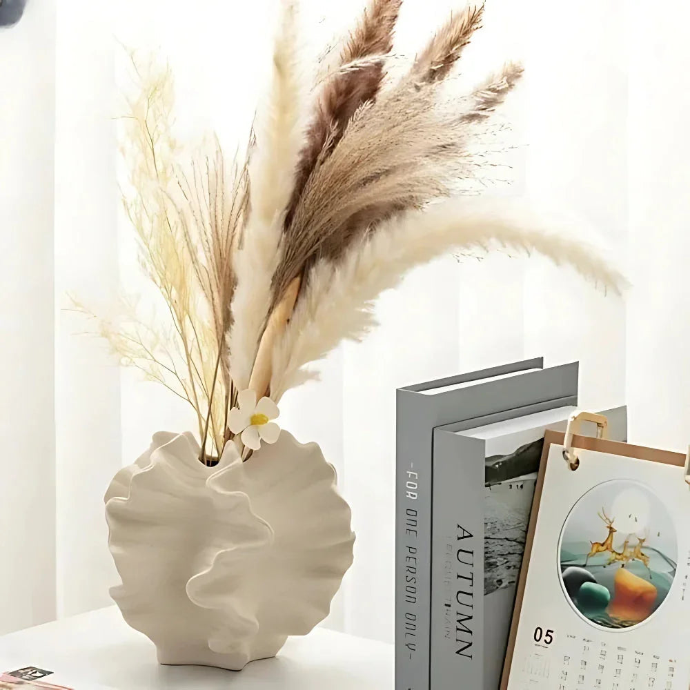 Silisse Rolfis Ashhurst Vase-Welvere