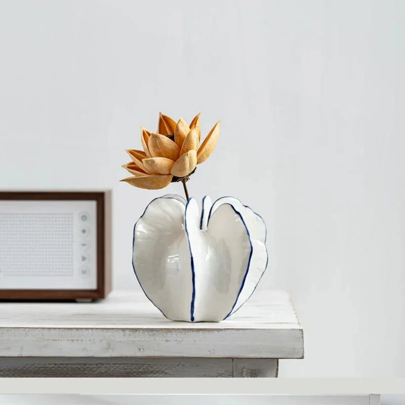 Thoraen Ashhurst Vase-Welvere