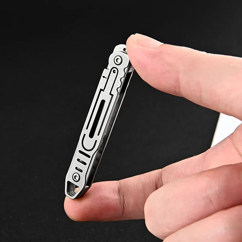 Foldable EDC Knife with Replaceable Stainless Steel Blades, 3cm Blade, view 2