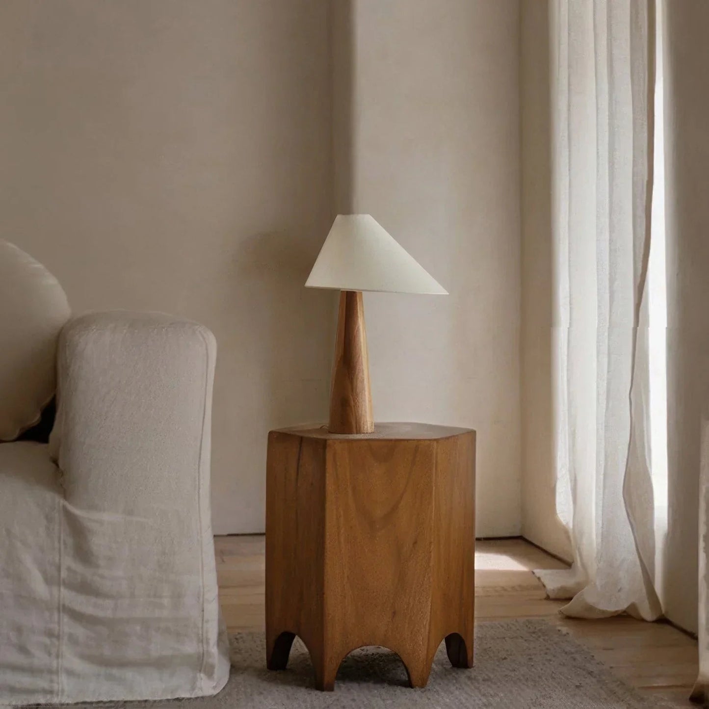 Vinella Wood Table Lamp-Welvere