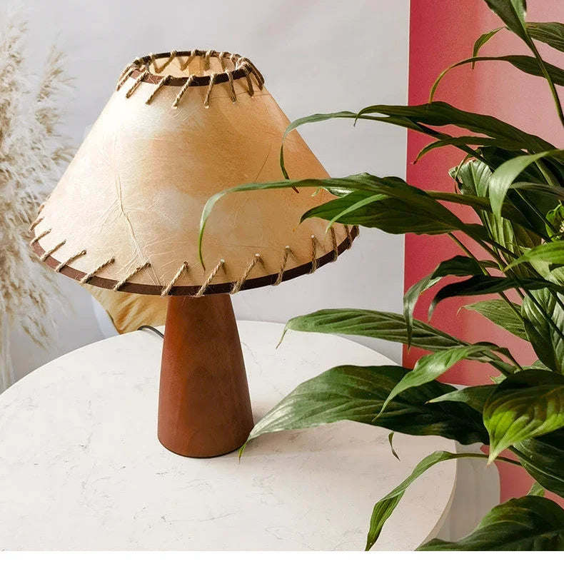 Ylvaia Solid Wood Table Lamp-Welvere